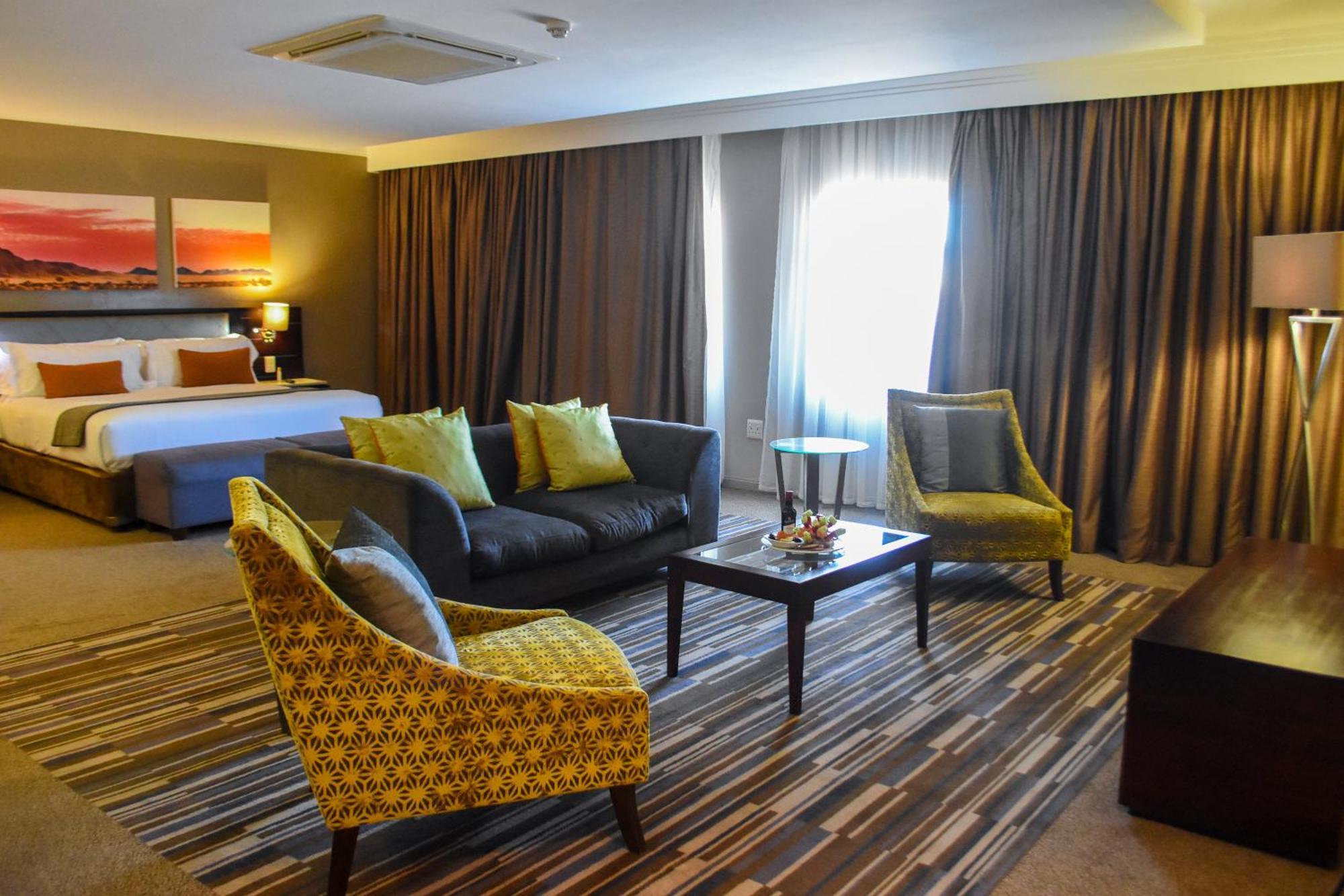 Cresta Mahalapye Hotel Bagian luar foto